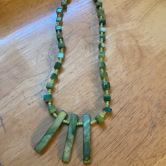 Vintage Green Shell/Beaded Necklace - 17 inches 5/$25 - Picture 2 of 3